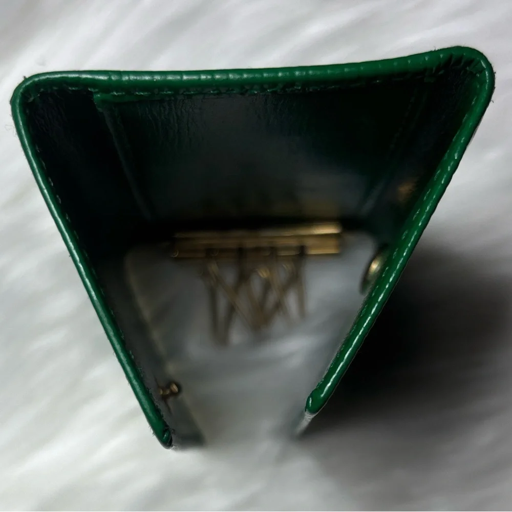 Louis Vuitton Green Epi Leather- Compact Key/Card Holder - Picture 5 of 12
